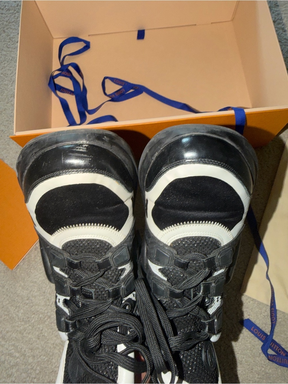 Louis Vuitton | sneakers - Picture 11 of 16
